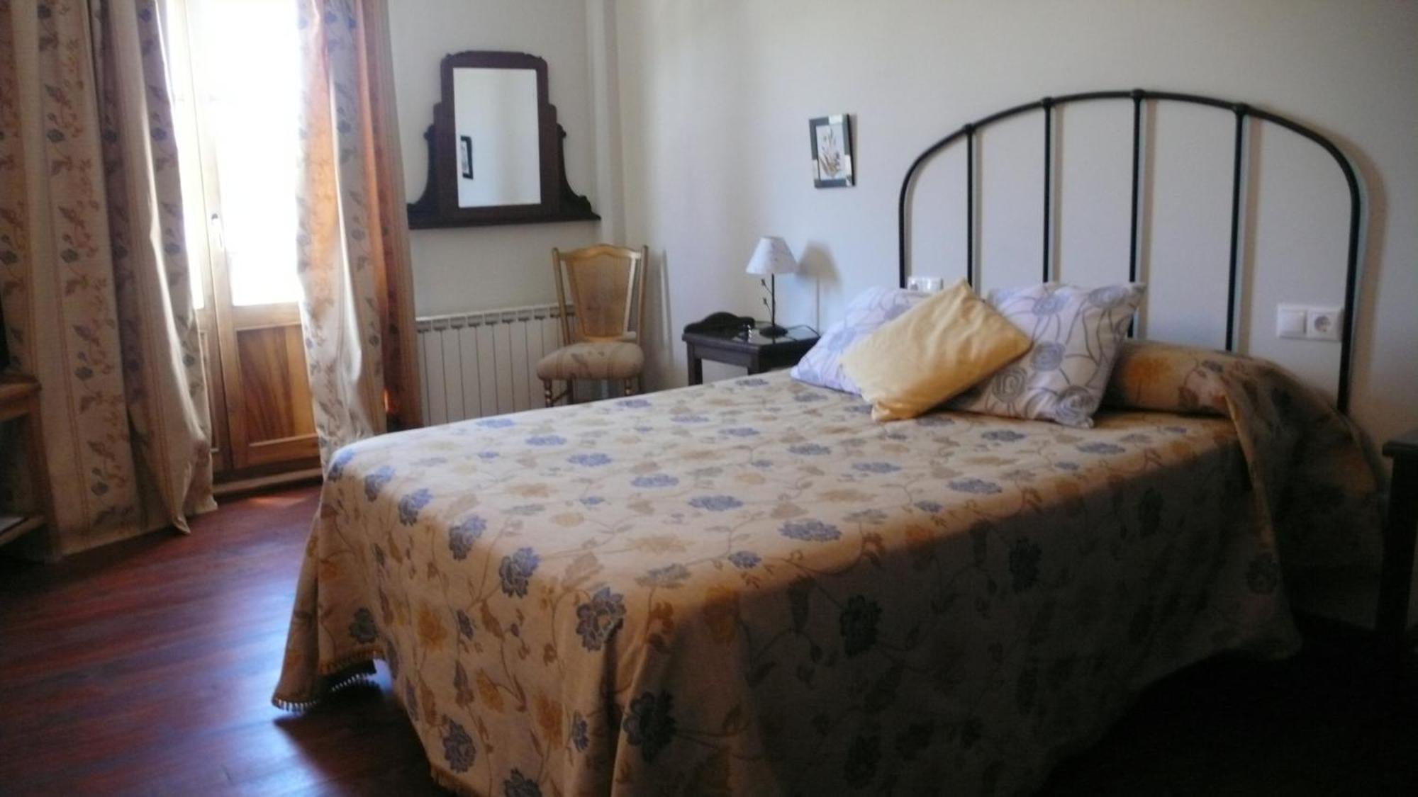 Hotel Rural La Peregrina Carucedo Habitación foto